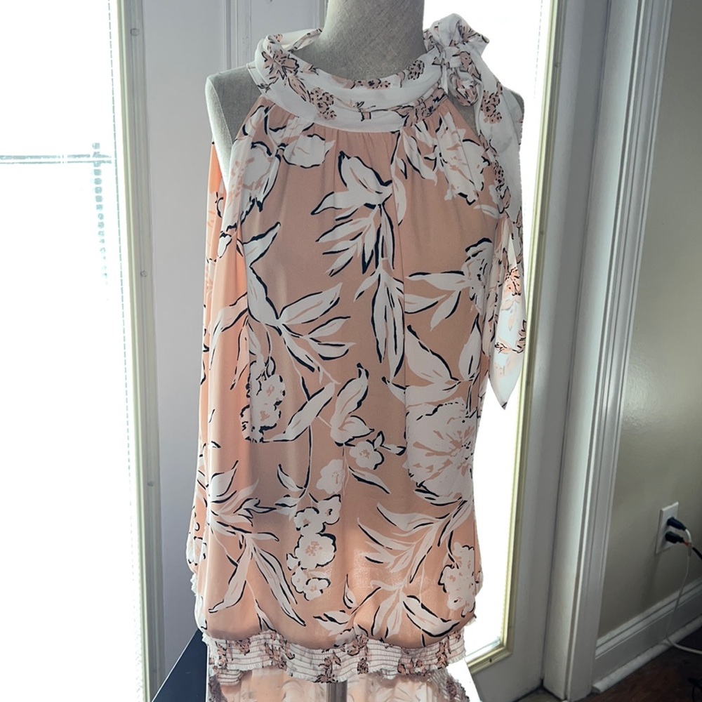 *NWT* WHBM Sleeveless Tie Neck Halter with Mix Print